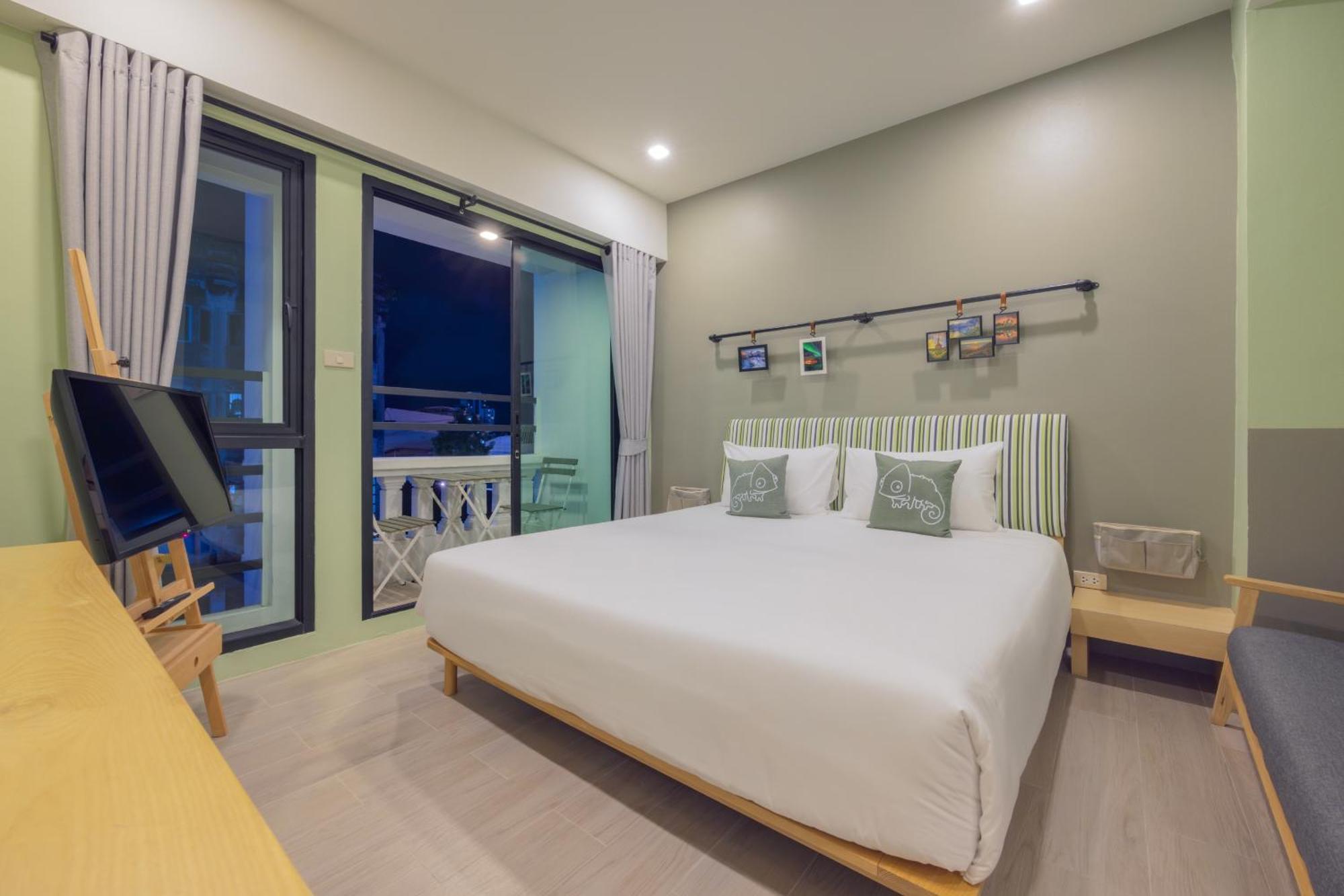 Готель Chamemon Bed Phuket Town Екстер'єр фото